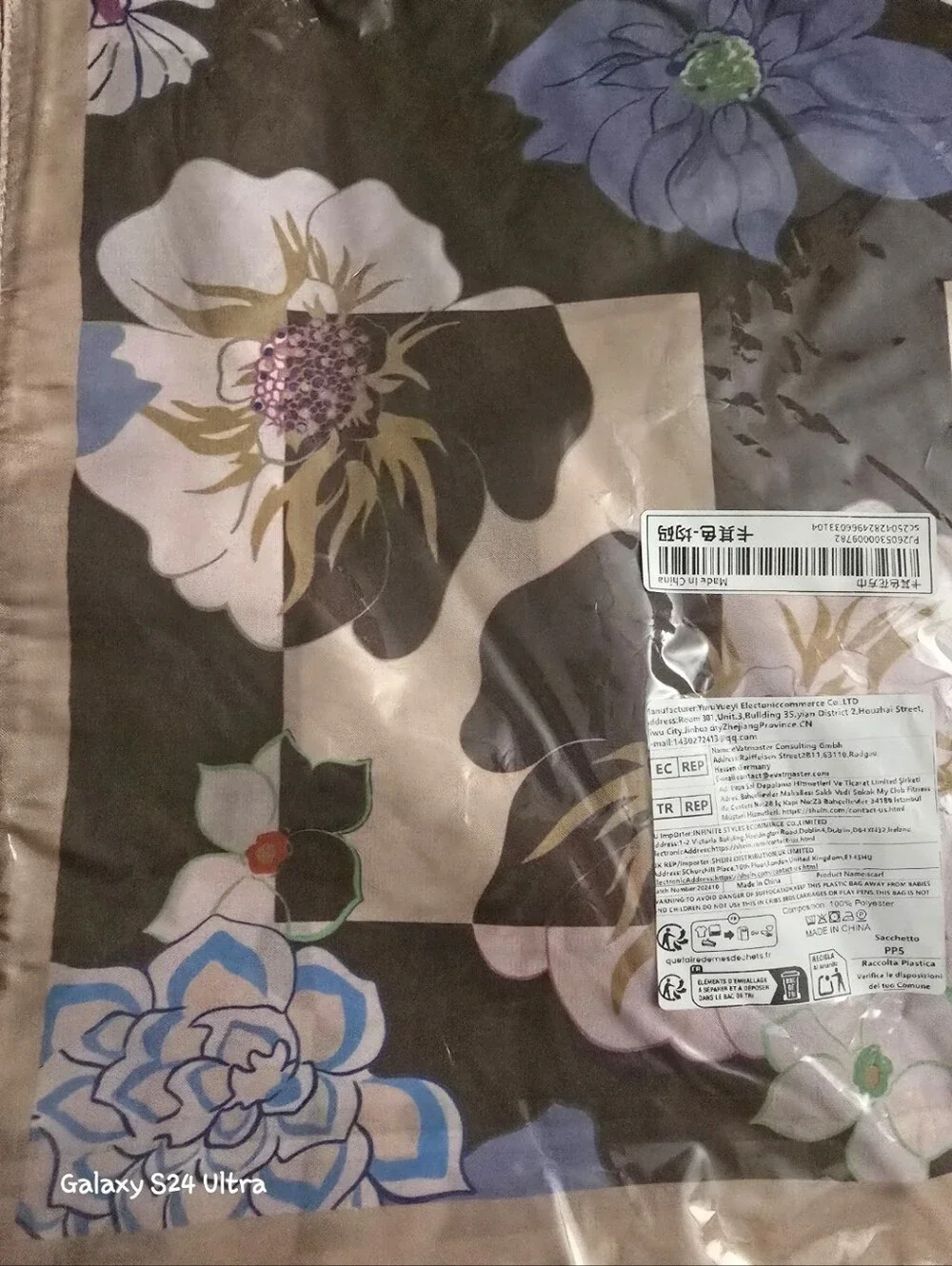 Beautiful Floral Scarf NEW